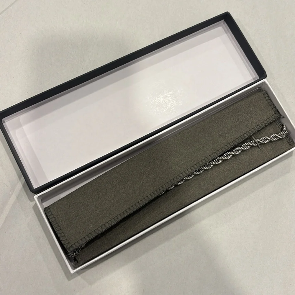 GLD Rope Chain Necklace - Picture 6 of 8